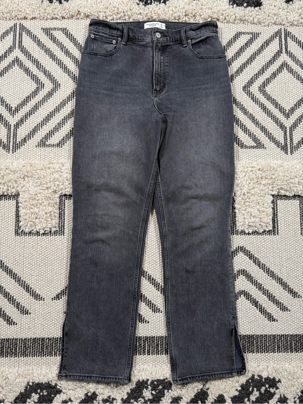 Women’s A&F The ‘90s Straight Ultra High Rise Split Hem Jeans Size 28/6S